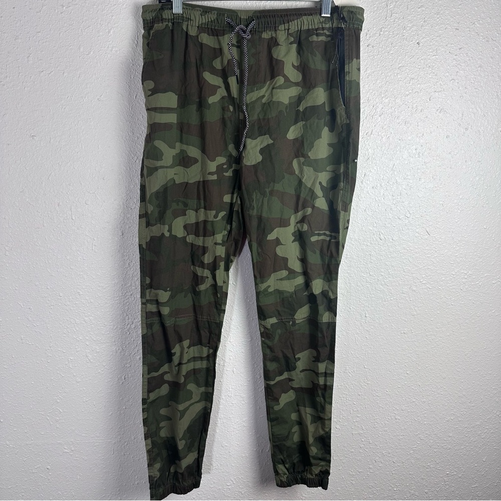 Brooklyn Cloth Men's Camouflage Jogger Pants Size Large‎